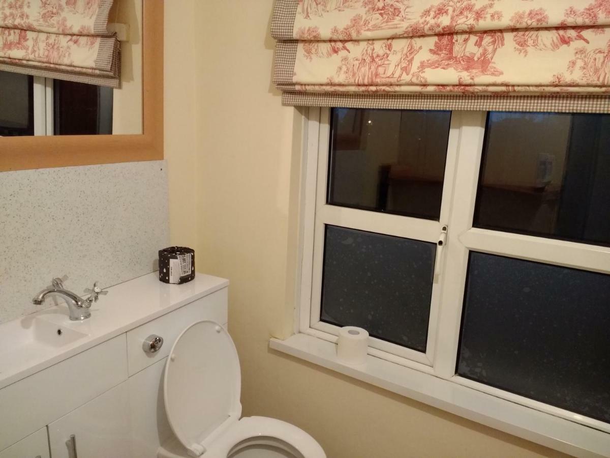 Lisieux House On Lough Neagh Bed & Breakfast Aghalee Bagian luar foto